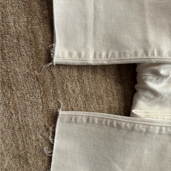 Madewell 9” Mid Rise White Jeans - Picture 9 of 9